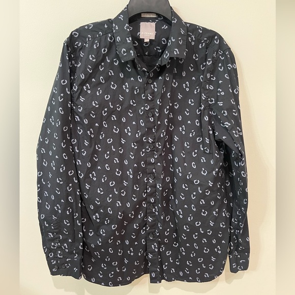 A-Frame Men’s Black Shirt with Gray Animal Print Pattern - Picture 1 of 4
